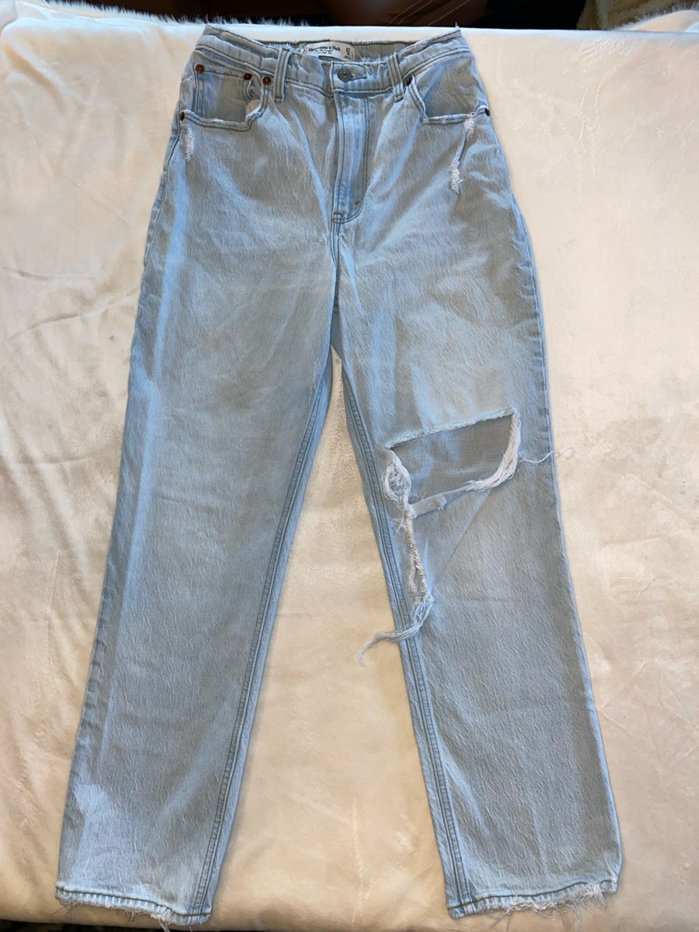 Abercrombie & Fitch Curve Love '90s
Straight Ultra High Rise Jeans Women's 27